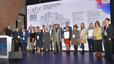Zdjęcie laureatów certyfikatu "Zakup Prospołeczny"